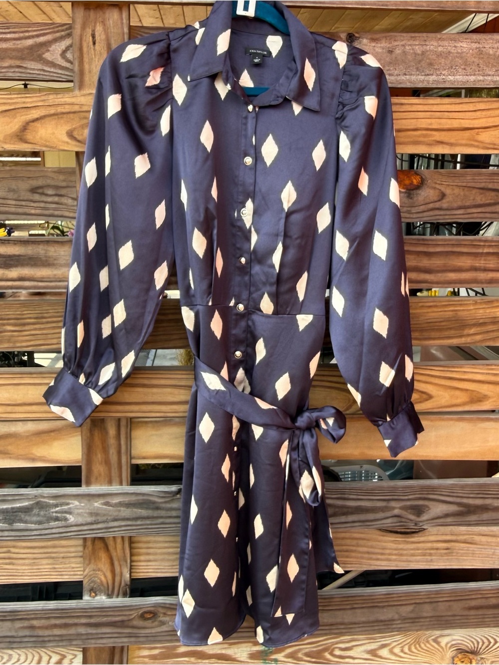 Ann Taylor Diamond Print Button-Front Shirt Dress in Navy and Cream sz 6